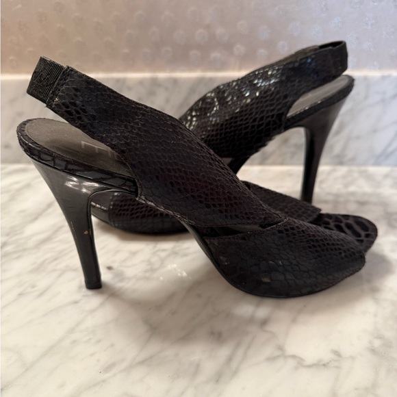 Moda Spana Snakeskin Embossed Slingback Heels Peep Toe Black Size 8 - Picture 3 of 6